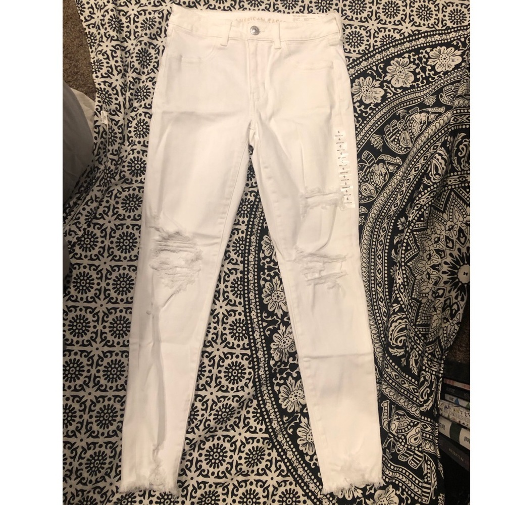 White denim jeans